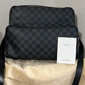 Louis Vuitton Messenger Damier Graphite Pvc Leather Shoulder Bag & care card